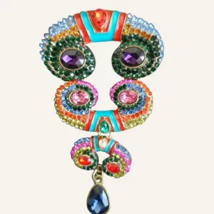 Elegant Baroque-Style Brooch