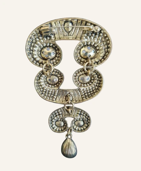 Elegant Baroque-Style Brooch - Image 5