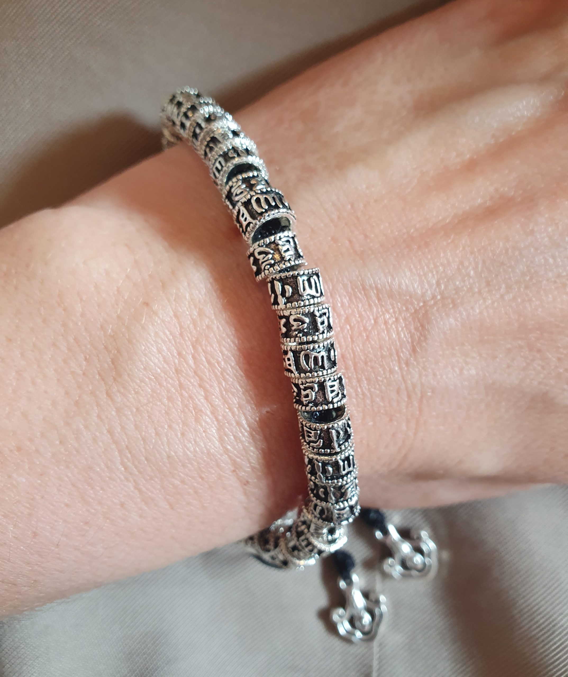 Tibetan Buddhist Six-Syllable Mantra Bracelet - Image 5