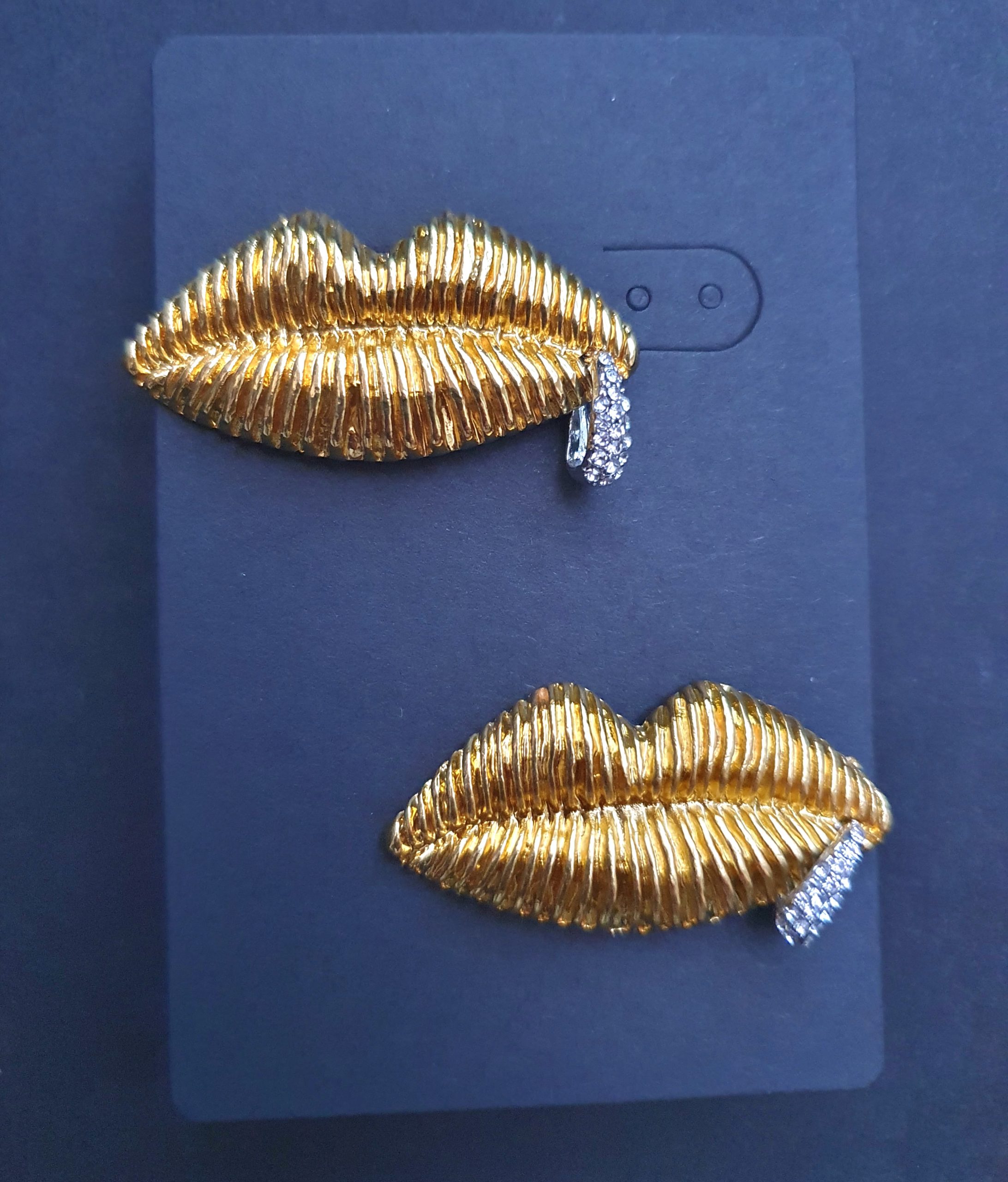 Luxury Textured Lips Earrings in Gold & Silver with Crystal Detail - Image 5