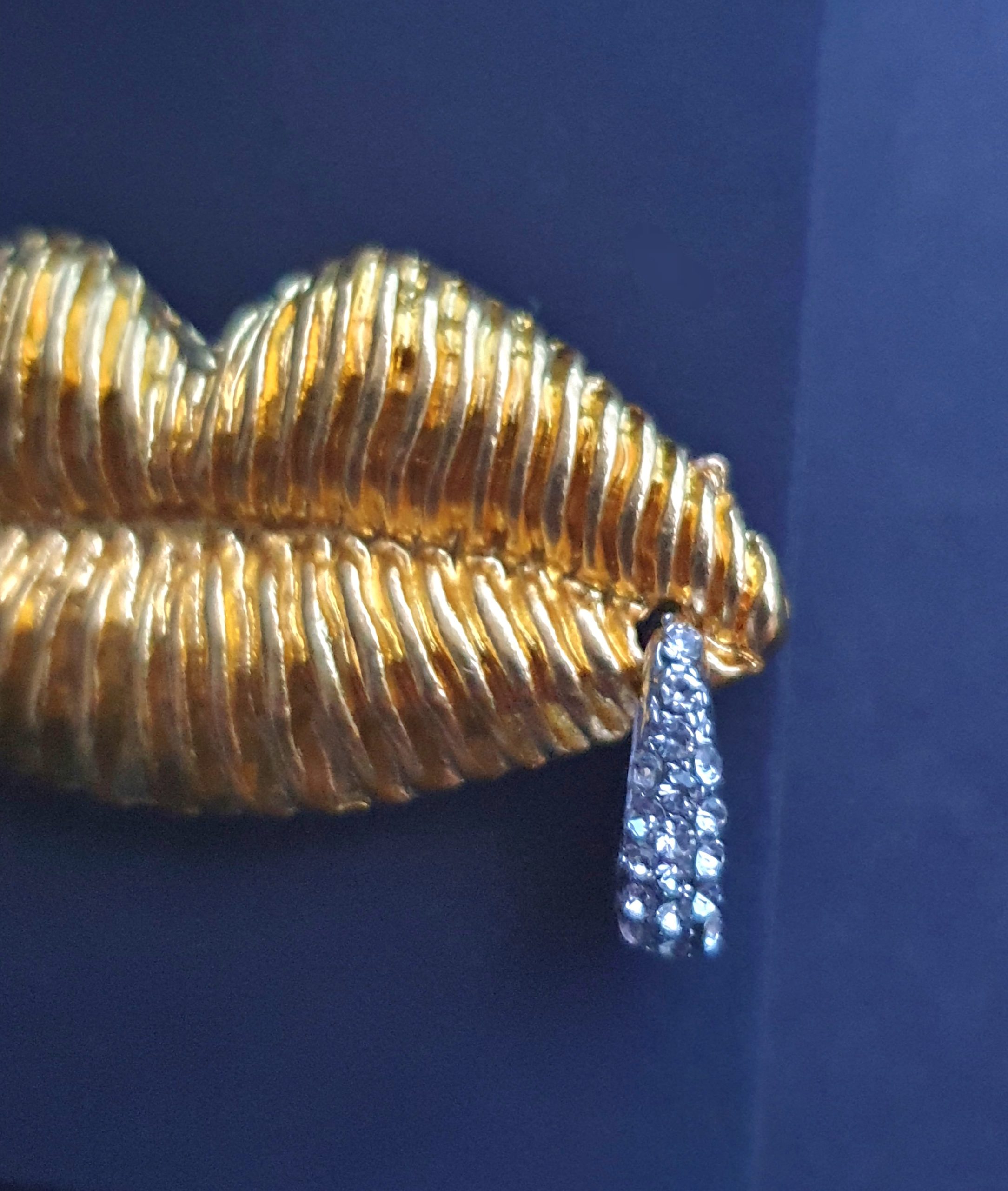 Luxury Textured Lips Earrings in Gold & Silver with Crystal Detail - Image 3